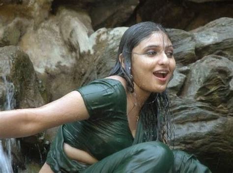 south indian actress bathing wet body hot hd new photos