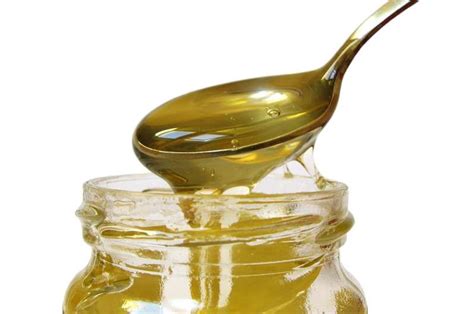 drought cuts romanias honey production    romania insider
