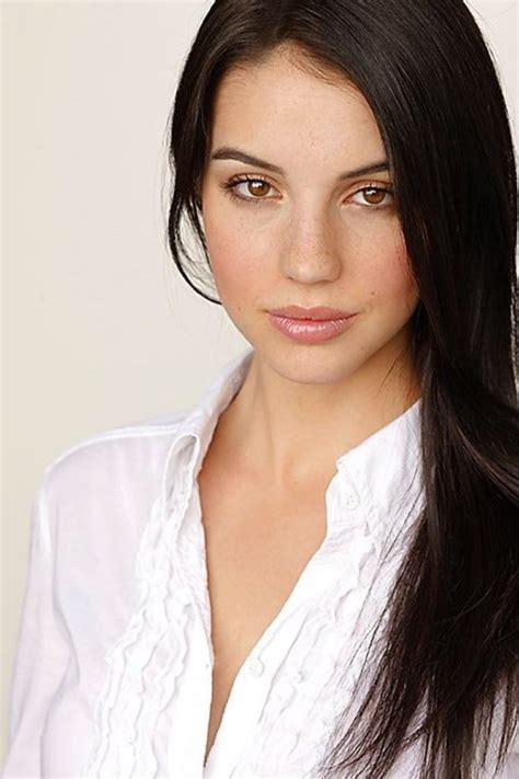 hottest woman 5 9 15 adelaide kane reign king of