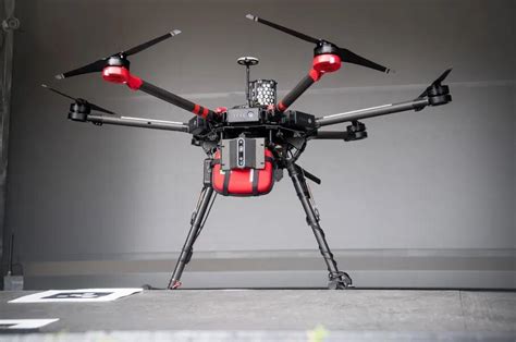 dron ayudo  salvar la vida del hombre de  anos tecnologia revolucionaria noticias ultimas