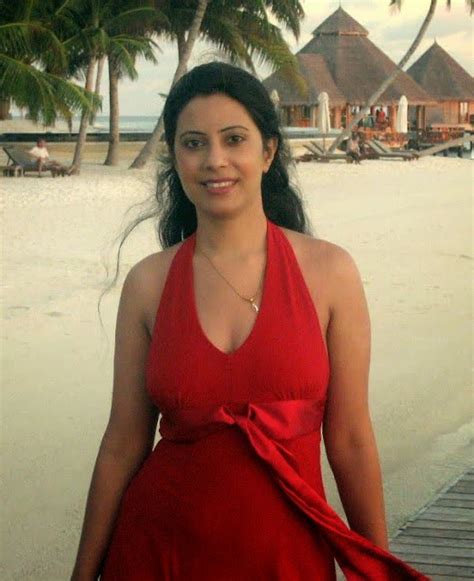 best bhabhi pics cleavage show hot indian ladies