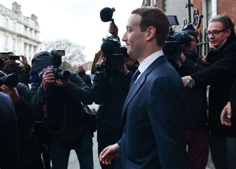 facebook lucha  proteger  zuckerberg del castigo en la