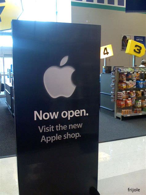 buy stores fitted  snazzy  apple displays  appleinsider