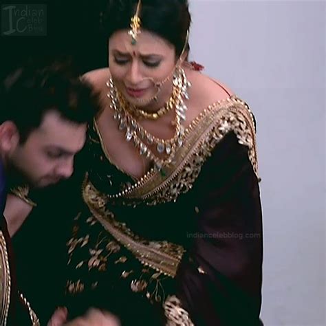 Divyanka Tripathi Sexy Cleavage N Navel Show Hd Tv Caps Indian Celeb Blog