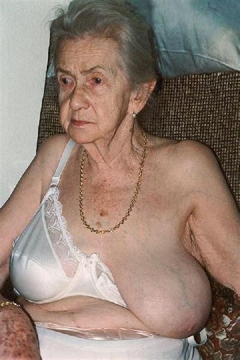 very old amateur granny with big saggy tits pichunter