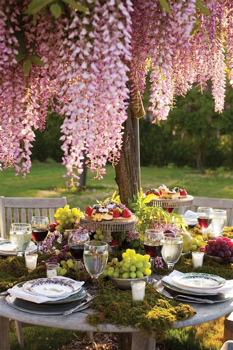 26 Gorgeous Tablescapes To Inspire Your End Of Summer Party Table