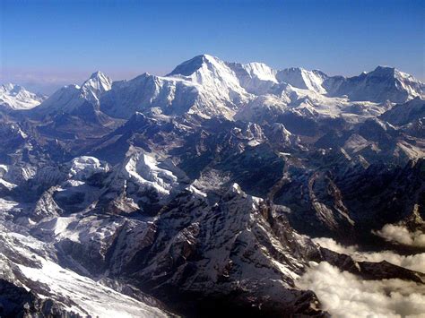 excessive number  tourists create avalanche fears  mount everest asia news  independent