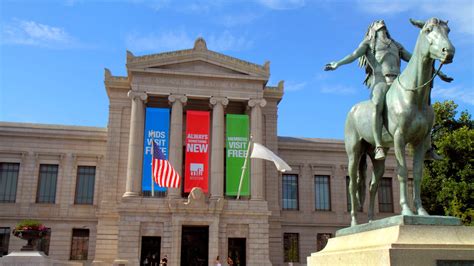 Boston S Museum Of Fine Arts Accused Of Racially Profiling