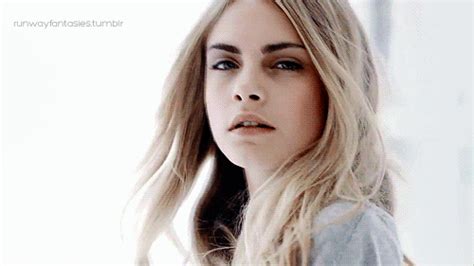 Cara Delevingne Heart  Find And Share On Giphy