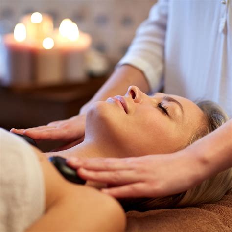 aromatherapy hot stone massage deborah groulx rmt