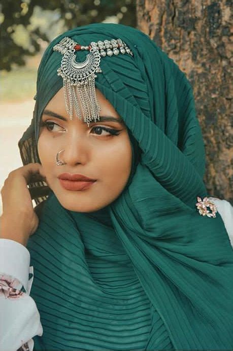 pin van nauvari kashta saree op hijabi queens