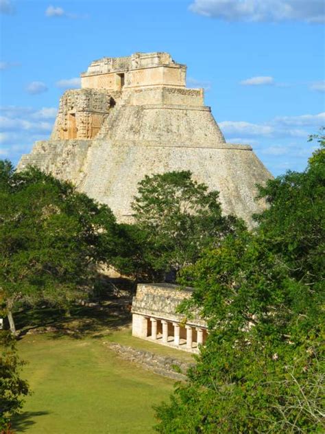 travelling lindfields uxmal mayan ruins   grand scale