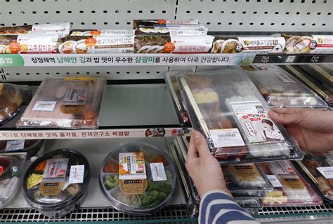 rising lunchflation drives korean workers    cheaper options