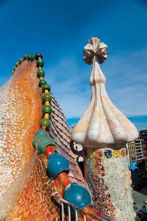 gaudi mosaic  barcelona spain spike adventure travel en  barcelona espana gaudi