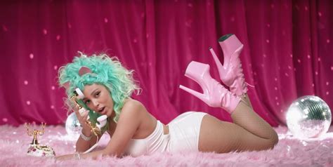 flipboard doja cat ‘hot pink review the viral ‘mooo star proves she s a mainstream rap