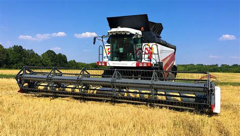 fully driverless combine harvester   agrilandie