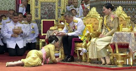 Sineenat Wongvajirapakdi Over 1 400 Nude Photos Of Thai King S