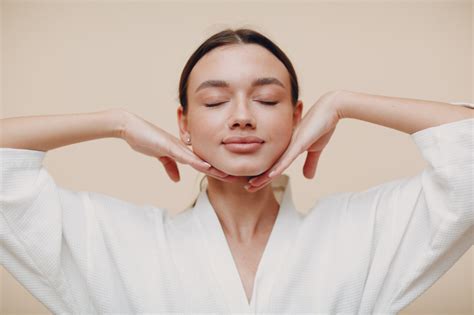 video facial yoga technique  tighten  firm skin luvey