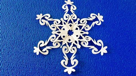 How To Cut Paper Snowflakes Make Paper Snowflake Try To Make Yourself