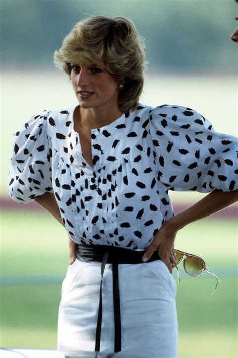 Kensington Palace Princess Diana Her Fashion Story Dates Details