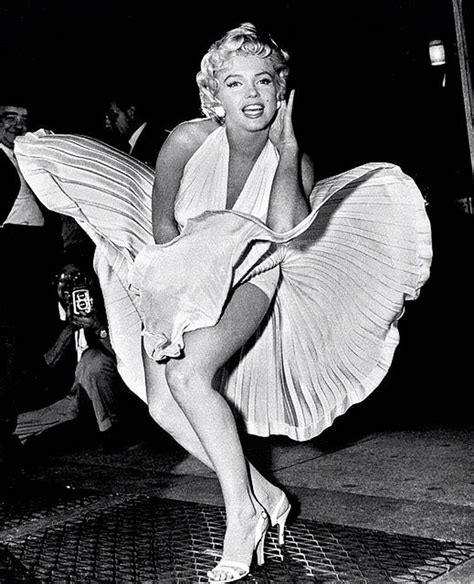 Marilyn Monroe S Subway Dress Sells For 4 6 Million At Debbie