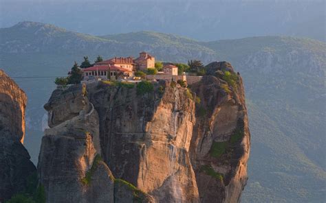 discover     beautiful orthodox monasteries  greece protothemanewscom