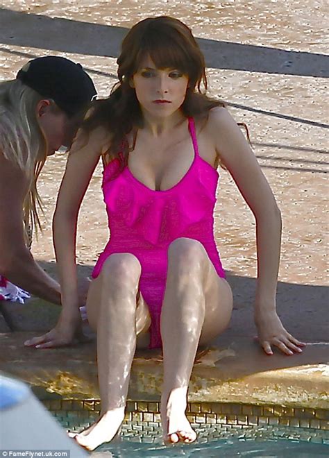 anna kendrick from pitch perfect in pink swimsuit while filming in hawaii daily mail online
