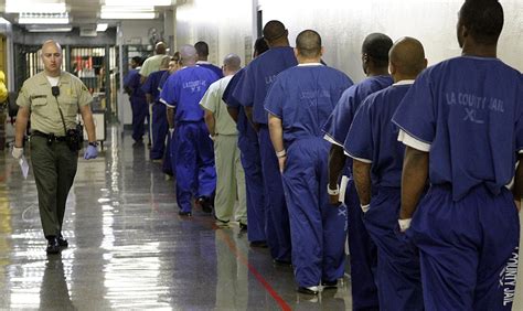 imprisoning drug offenders doesnt affect  study  nbc news