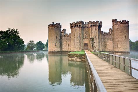 visit  worlds   romantic fairy tale castles