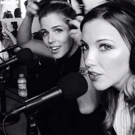 katie cassidy on twitter katie cassidy emily bett rickards arrow cast