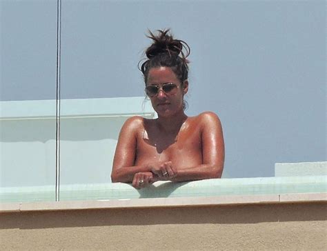 caroline flack gets topless outdoors the fappening 2014 2019 celebrity photo leaks