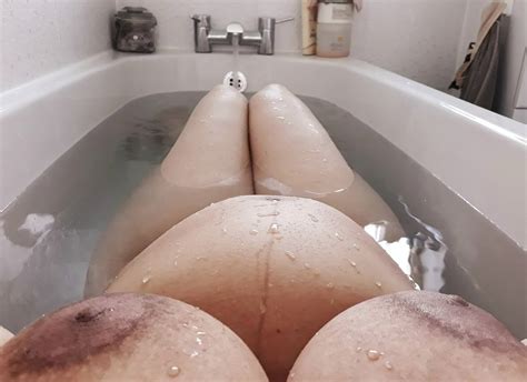 Bath Bump Foto Porno Eporner