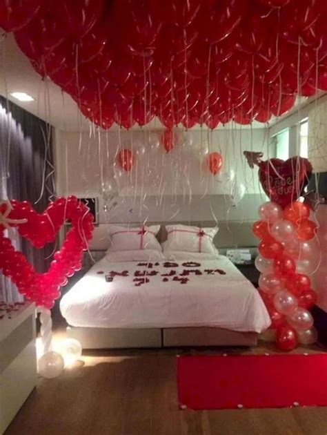 Cute And Romantic Valentine Bedroom Decor Ideas 03 Pimphomee