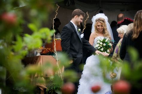adapt alluring wedding photography service
