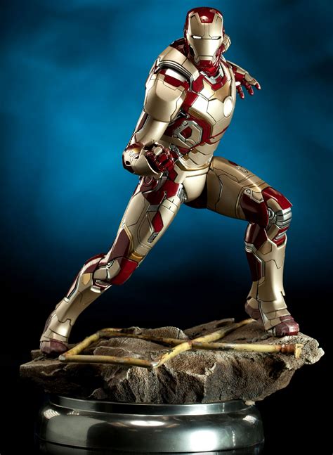 sideshow iron man mark  maquette  order info marvel toy news