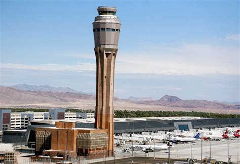 tallest airport towers  america  federal aviation