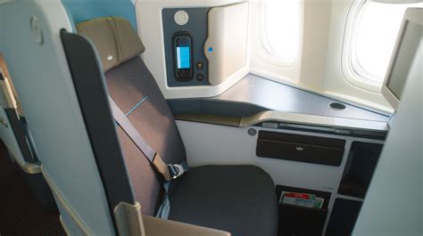 klm introduces  world business class seats aboard  fleet