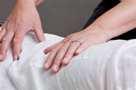 the benefits of shiatsu massage in the right hands