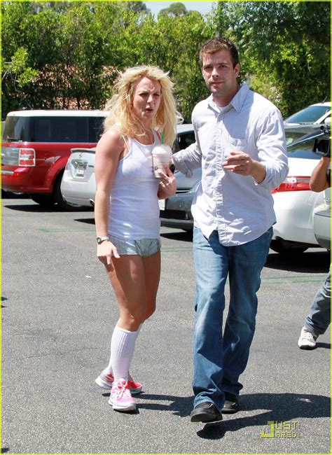 Britney Spears Is Keeping It Cool Photo 2463170 Britney Spears