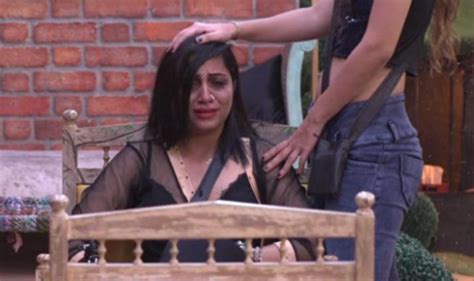 Bigg Boss 11 Arshi Khan Defends Herself In The Infamous
