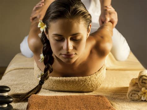 7 Facts About Lomilomi Massage Professional Beauty