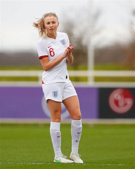 Leah Williamson In 2021 England Shirt Female Soccer Players Womens