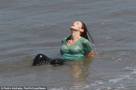 katharine mcphee and elyes gabel kiss in the sea for scorpion tv series daily mail online