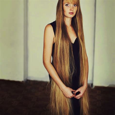 Top 5 Women With Extremely Long Hair Trending Posts