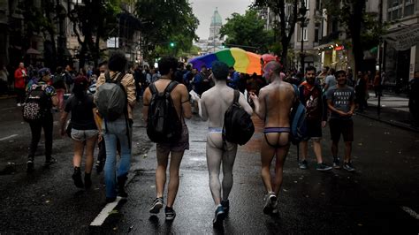 35 Fotos De La Marcha Del Orgullo Gay En Buenos Aires