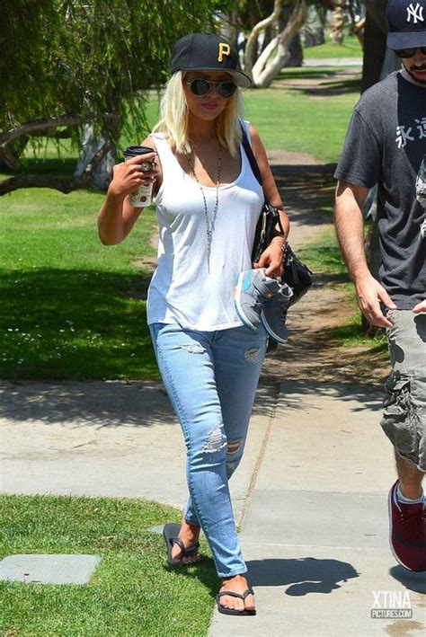 christina aguilera in jeans out in venice 12thblog