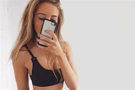 Woman’s Underwear Selfie Goes Viral Can You See Why