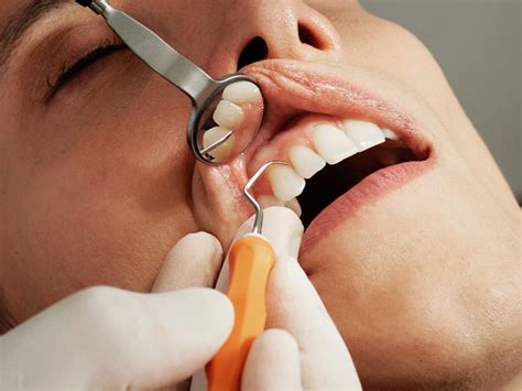 reasons   teeth hurt    rid  tooth pain