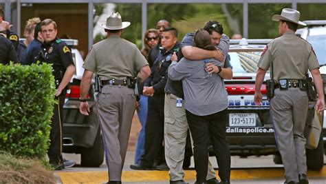 2 Dallas Police Officers Store Employee Shot Gunman Arrested