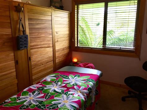 aloha dreaming massage    discover tasmania